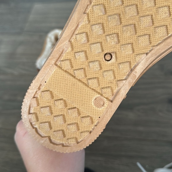 Bamboo Beand Fur boots size 6 - Picture 5 of 5